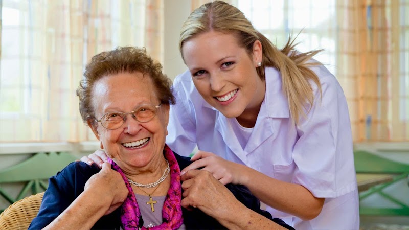 APERION CARE LINCOLN nursing home in EVANSVILLE, IN - Photo 2 of 5