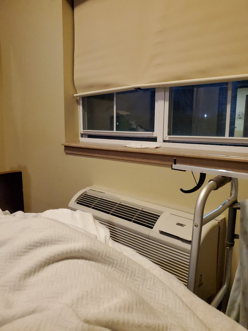 EVERGREEN CROSSING AND THE LOFTS nursing home in INDIANAPOLIS, IN - Photo 5 of 5