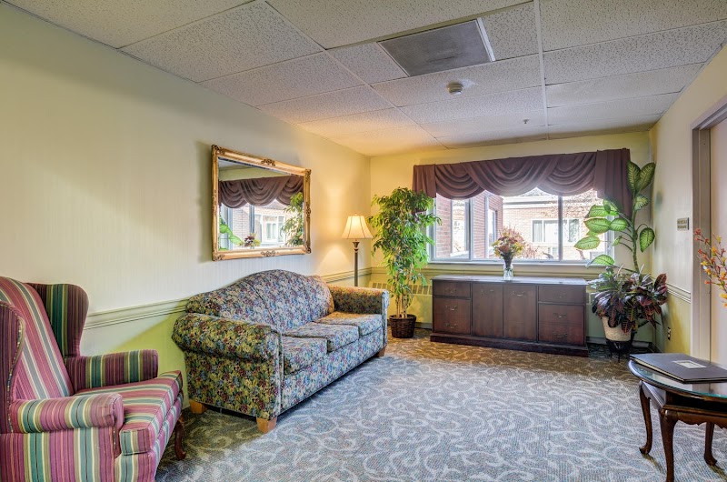 Harmony Cedar Rapids nursing home in Cedar Rapids, IA - Photo 4 of 5