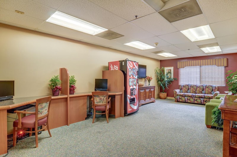 Harmony Waterloo nursing home in Waterloo, IA - Photo 5 of 5