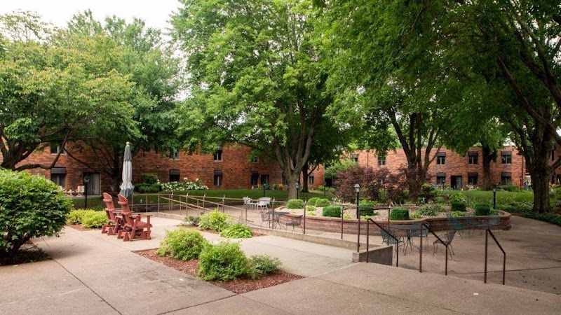 Ridgecrest Village nursing home in DAVENPORT, IA - Photo 3 of 5