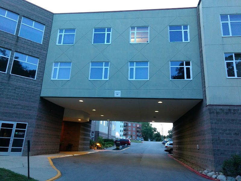 Wesley on Grand nursing home in DES MOINES, IA - Photo 4 of 10