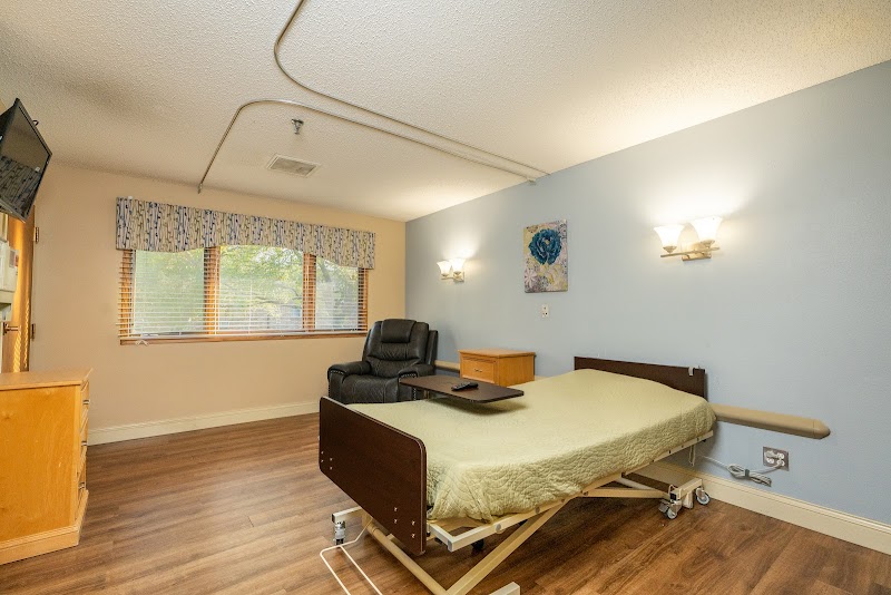 Royal Oaks Nursing and Rehabilitation Center nursing home in Urbandale, IA - Photo 4 of 5