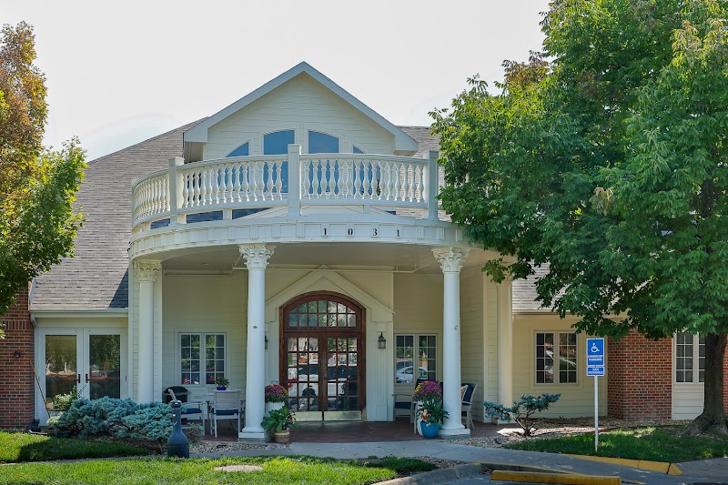 LEXINGTON PARK NURSING & POST ACUTE CENTER nursing home in TOPEKA, KS - Photo 2 of 10
