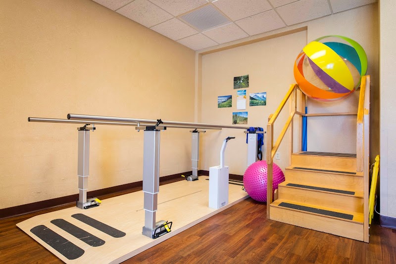 ROLLING HILLS HEALTH CENTER nursing home in TOPEKA, KS - Photo 3 of 5