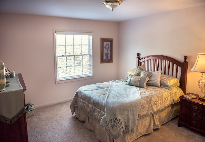MCCRITE PLAZA HEALTH CENTER nursing home in TOPEKA, KS - Photo 3 of 10