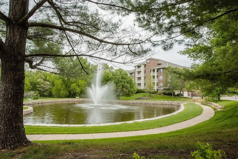 DELMAR GARDENS OF OVERLAND PARK nursing home in OVERLAND PARK, KS - Photo 3 of 5