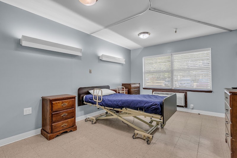 HERITAGE GARDENS HEALTH AND REHABILITATION CENTER nursing home in OSKALOOSA, KS - Photo 4 of 5