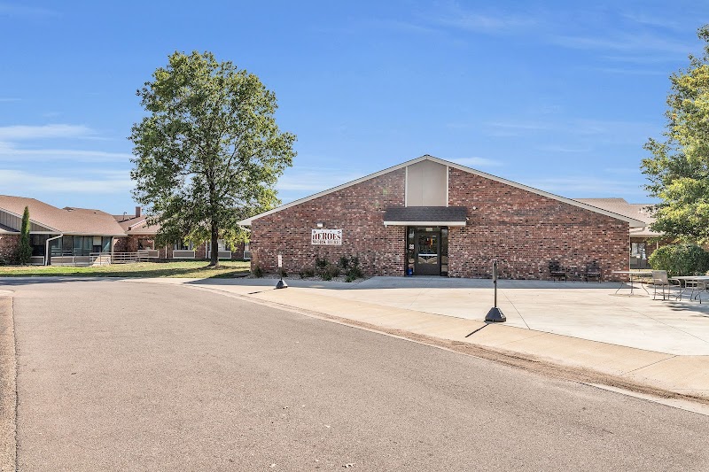 THE GARDENS AT ALDERSGATE nursing home in TOPEKA, KS - Photo 2 of 5