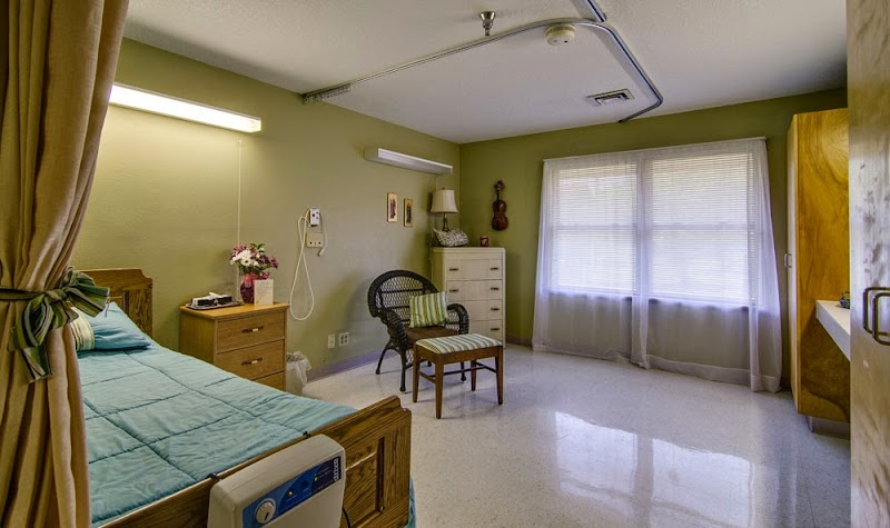 QUAKER HILL MANOR nursing home in BAXTER SPRINGS, KS - Photo 3 of 10