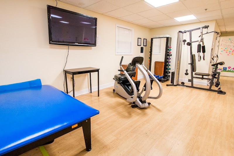 ROCKCASTLE HEALTH AND REHABILITATION CENTER nursing home in BRODHEAD, KY - Photo 3 of 5