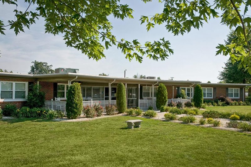 LIFE CARE CENTER OF LA CENTER nursing home in LA CENTER, KY - Photo 2 of 10