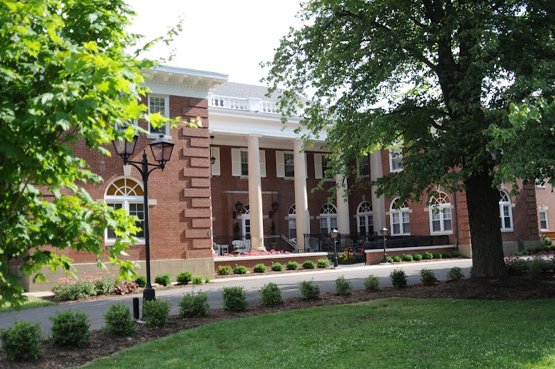 Maple Grove Senior Living LLC nursing home in Shelbyville, KY - Photo 2 of 5