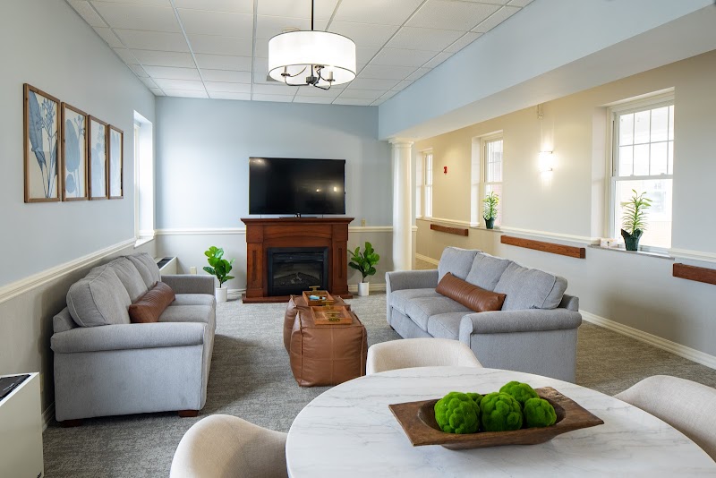 Maple Grove Senior Living LLC nursing home in Shelbyville, KY - Photo 3 of 5