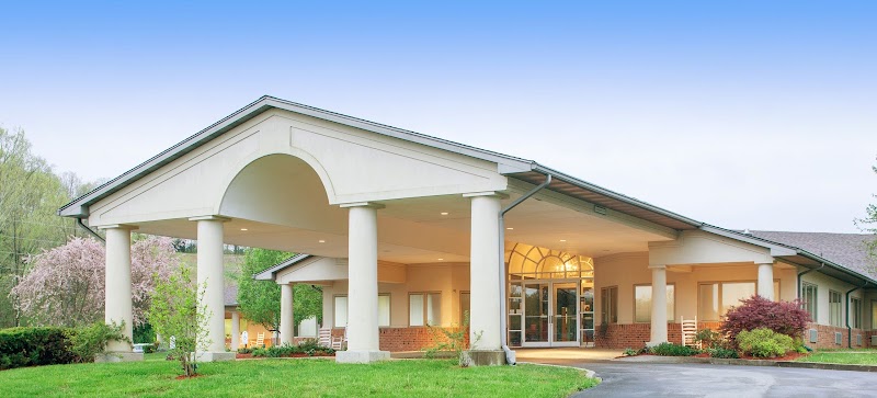 EDMONSON NURSING AND REHABILITATION CENTER nursing home in BROWNSVILLE, KY - Photo 2 of 8