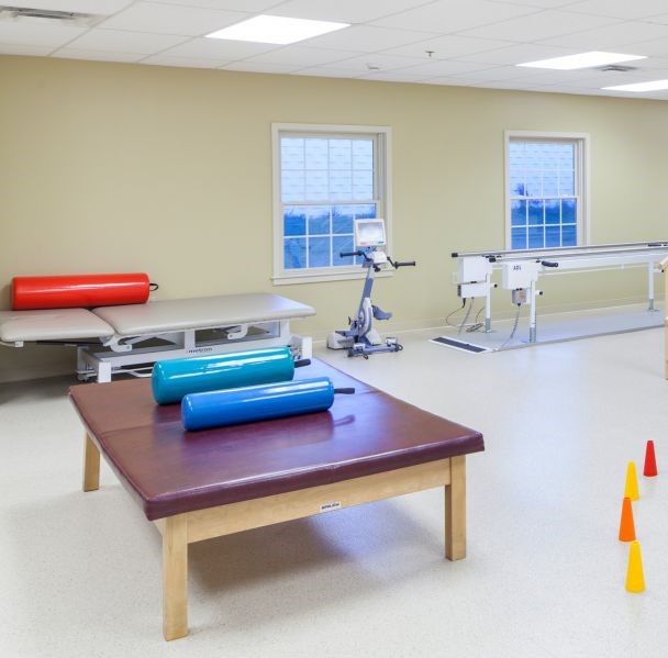 Crestview Healthcare and Rehabilitation nursing home in Shelbyville, KY - Photo 5 of 10