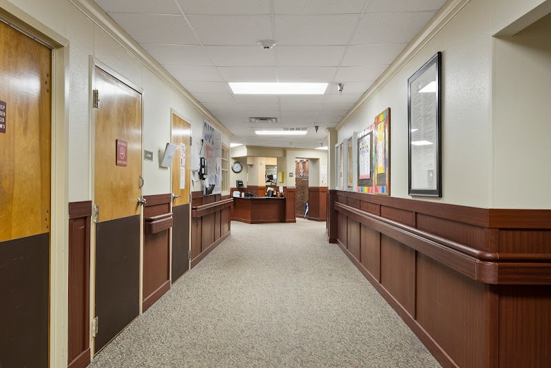HERITAGE MANOR OF BATON ROUGE II nursing home in BATON ROUGE, LA - Photo 4 of 5