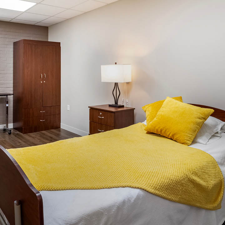 Holly Hill House nursing home in Sulphur, LA - Photo 4 of 5