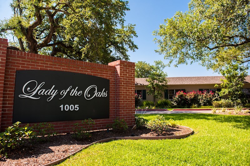 LADY OF THE OAKS RETIREMENT MANOR nursing home in LAFAYETTE, LA - Photo 2 of 10