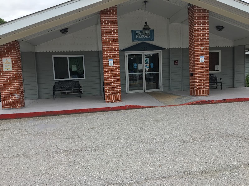 OAKWOOD SNF LLC nursing home in MIDDLE RIVER, MD - Photo 3 of 10