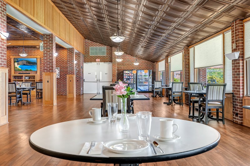 AUTUMN LAKE HEALTHCARE AT CALVERT MANOR nursing home in RISING SUN, MD - Photo 2 of 5