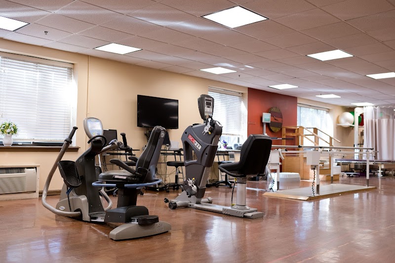 AUTUMN LAKE HEALTHCARE AT RIVERVIEW nursing home in ESSEX, MD - Photo 2 of 10