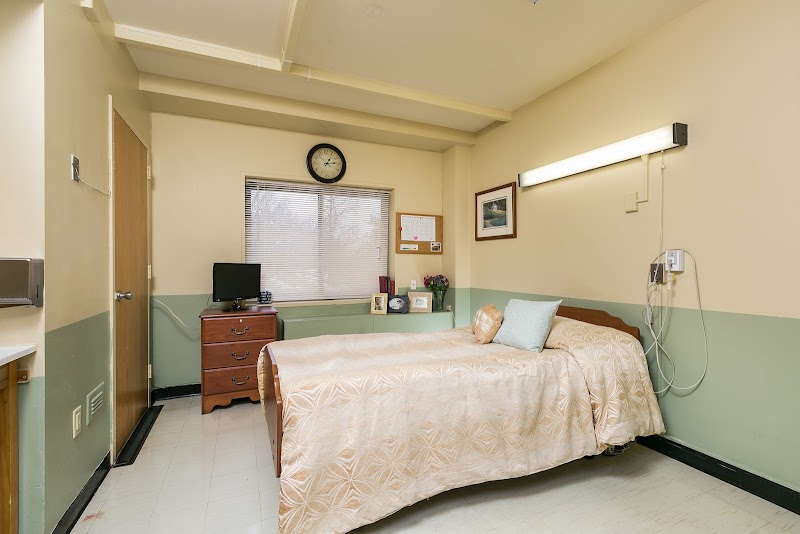 VILLA ROSA NURSING AND REHABILITATION, LLC nursing home in MITCHELLVILLE, MD - Photo 3 of 5