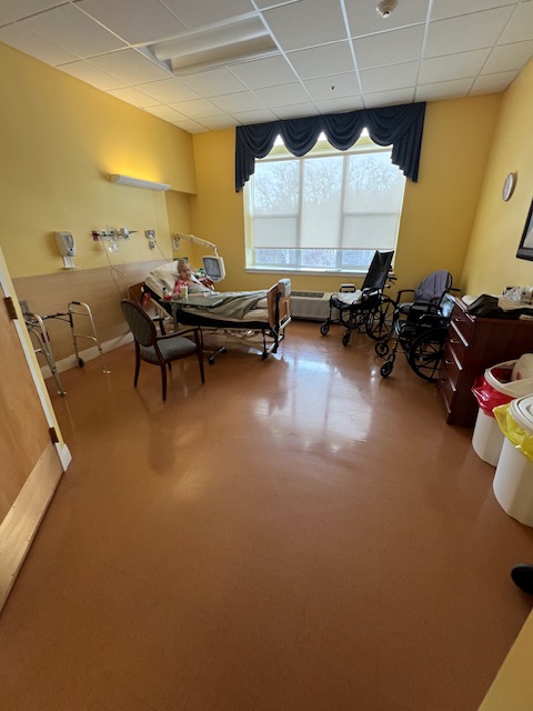 COMPLETE CARE AT HAGERSTOWN nursing home in HAGERSTOWN, MD - Photo 4 of 5