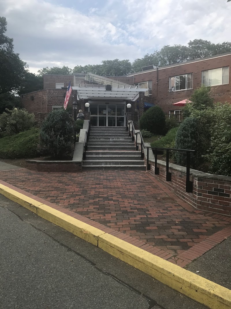 SAUGUS CENTER nursing home in SAUGUS, MA - Photo 3 of 5