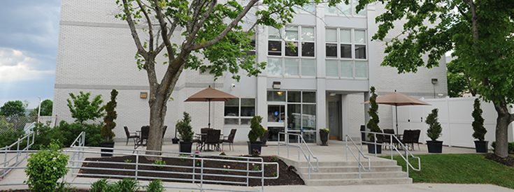 WORCESTER REHABILITATION & HEALTH CARE CENTER nursing home in WORCESTER, MA - Photo 3 of 5