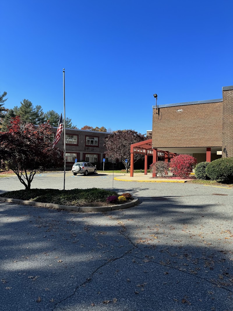 BLACKSTONE VALLEY HEALTH AND REHABILITATION nursing home in WHITINSVILLE, MA - Photo 3 of 5