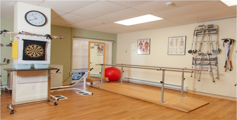 MILL TOWN HEALTH AND REHABILITATION nursing home in AMESBURY, MA - Photo 3 of 5