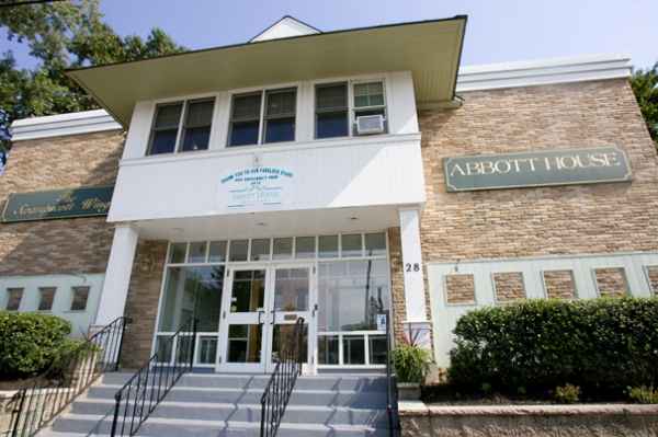 ABBOTT SKILLED NURSING & REHABILITATION CENTER nursing home in LYNN, MA - Photo 4 of 7