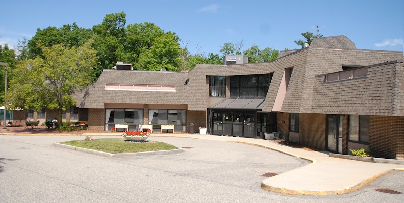 BEAR MOUNTAIN AT READING nursing home in READING, MA - Photo 2 of 3