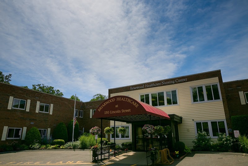 BRIARWOOD REHABILITATION & HEALTHCARE CENTER nursing home in NEEDHAM, MA - Photo 3 of 10