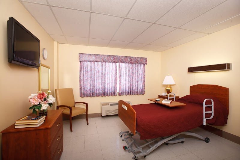 LIFE CARE CENTER OF AUBURN nursing home in AUBURN, MA - Photo 5 of 5