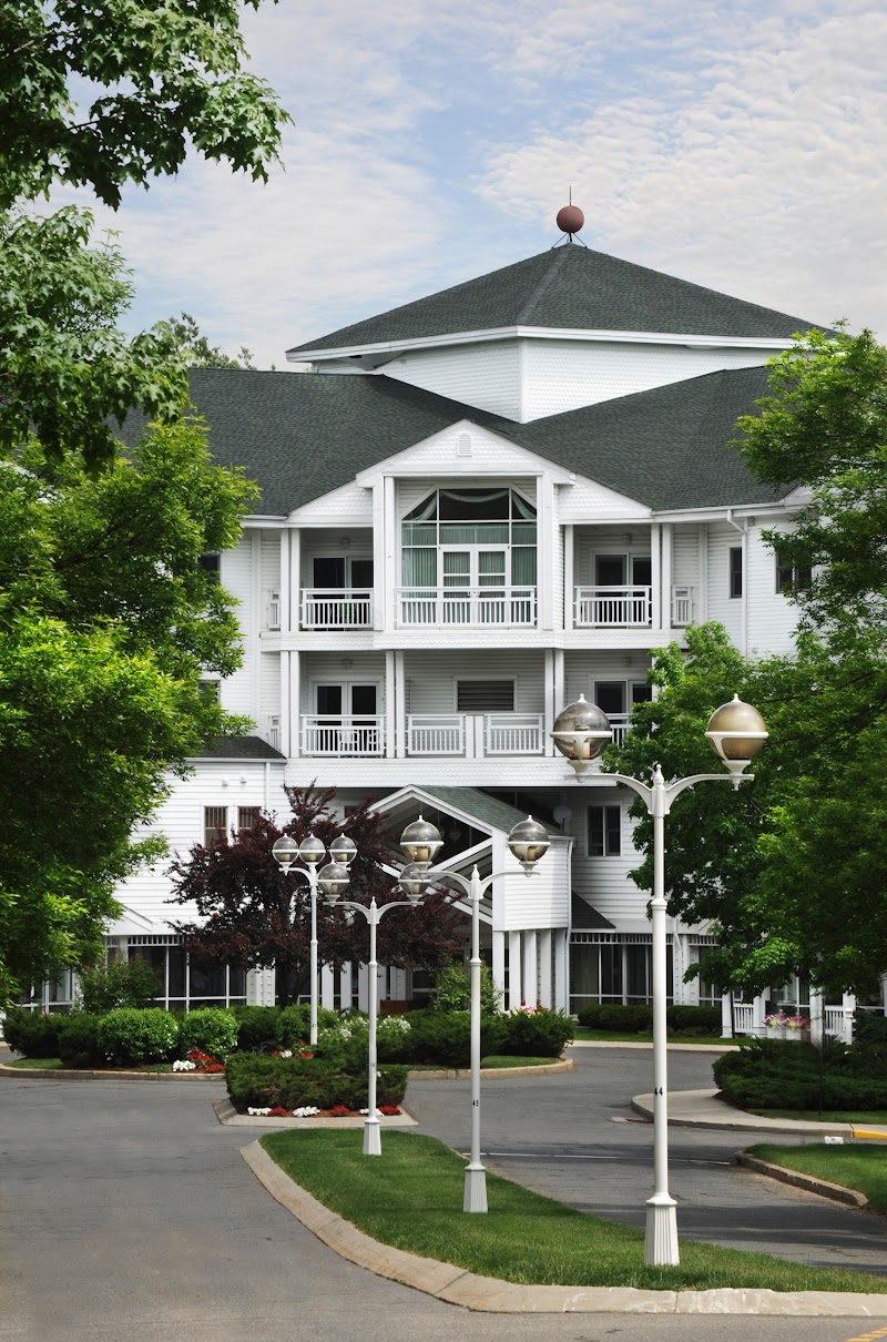 LOOMIS LAKESIDE AT REEDS LANDING nursing home in SPRINGFIELD, MA - Photo 2 of 10