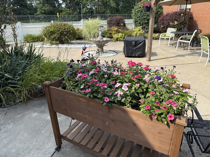 West Hickory Haven nursing home in Milford, MI - Photo 3 of 5