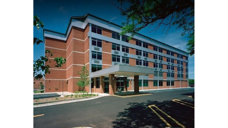 Oakland Nursing Center nursing home in Southfield, MI - Photo 2 of 10