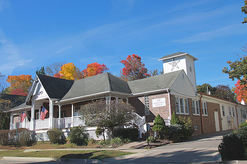 Northville Manor nursing home in Northville, MI - Photo 2 of 5