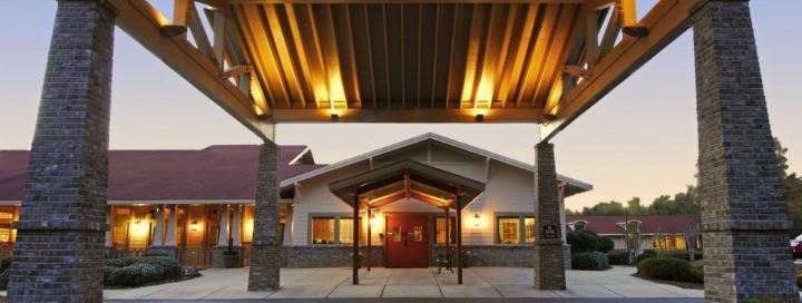 BEDFORD CARE CENTER OF PETAL nursing home in PETAL, MS - Photo 2 of 6