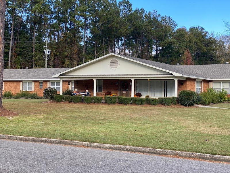 COLUMBIA REHABILITATION AND HEALTHCARE CENTER nursing home in COLUMBIA, MS - Photo 2 of 9