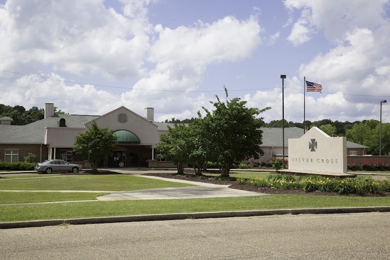 SILVER CROSS HEALTH & REHAB nursing home in BROOKHAVEN, MS - Photo 2 of 10