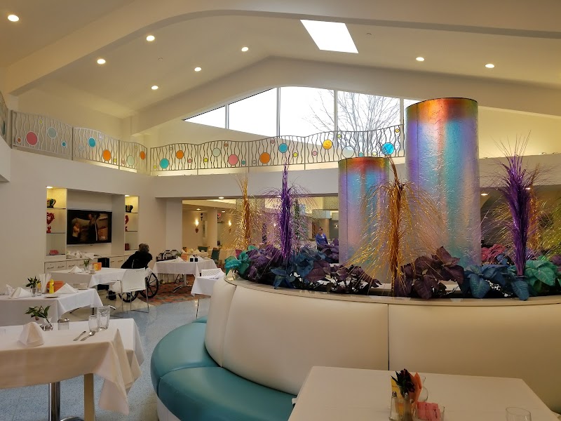 DELMAR GARDENS WEST nursing home in TOWN AND COUNTRY, MO - Photo 3 of 5