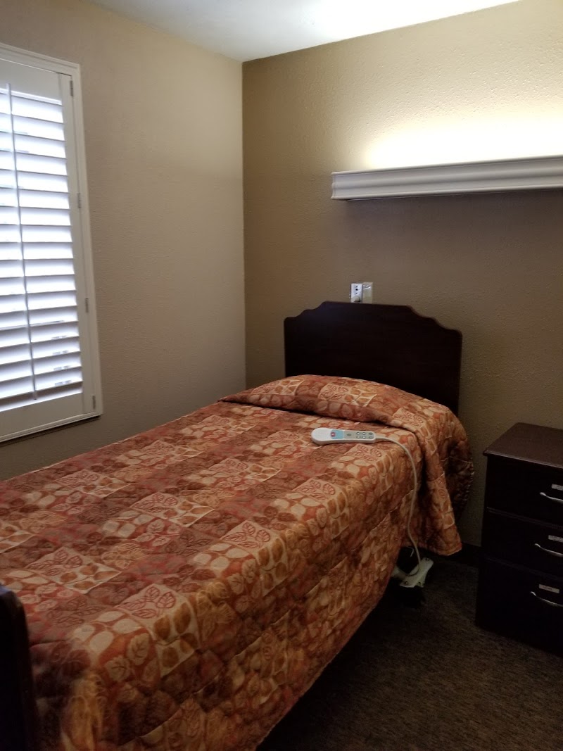 LEWIS & CLARK GARDENS nursing home in SAINT CHARLES, MO - Photo 2 of 5