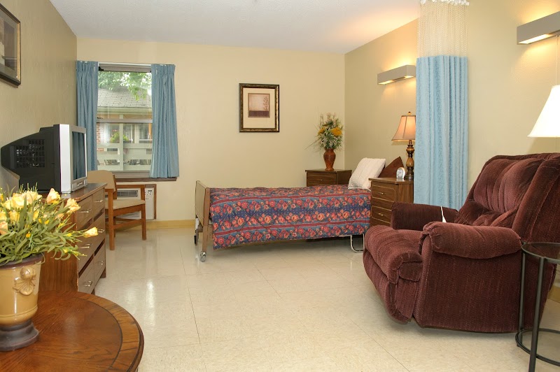 LIFE CARE CENTER OF CARROLLTON nursing home in CARROLLTON, MO - Photo 5 of 10