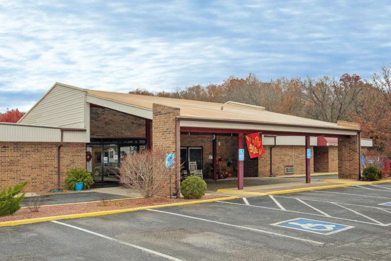 LIFE CARE CENTER OF WAYNESVILLE nursing home in WAYNESVILLE, MO - Photo 2 of 5