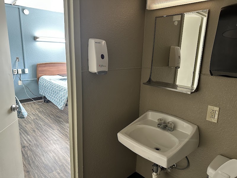 DELHAVEN MANOR nursing home in SAINT LOUIS, MO - Photo 5 of 5