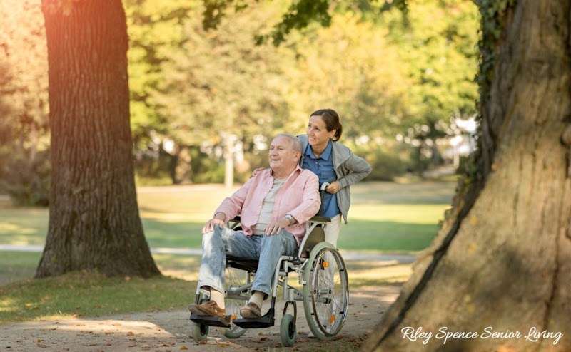 PARKWOOD SKILLED NURSING AND REHABILITATION CENTER nursing home in MARYLAND HEIGHTS, MO - Photo 2 of 5