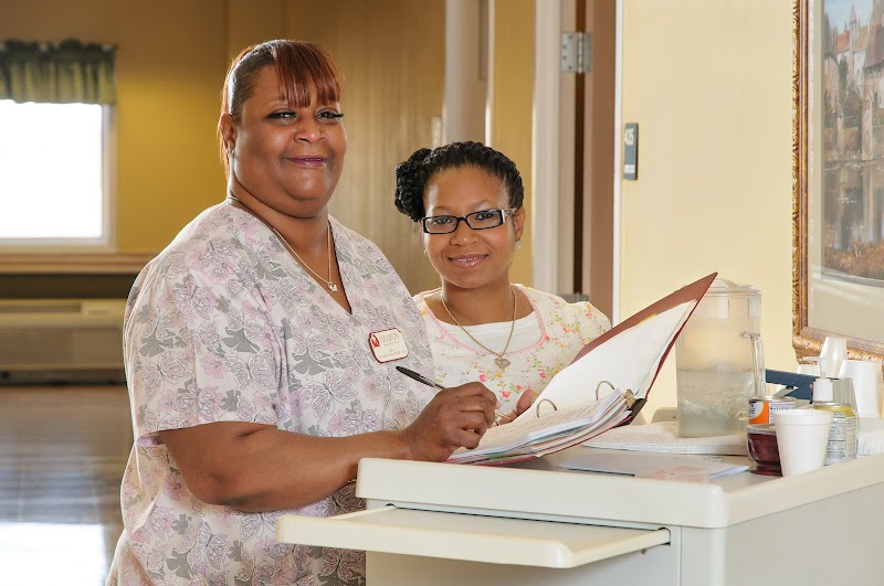 LIFE CARE CENTER OF ST LOUIS nursing home in SAINT LOUIS, MO - Photo 4 of 10